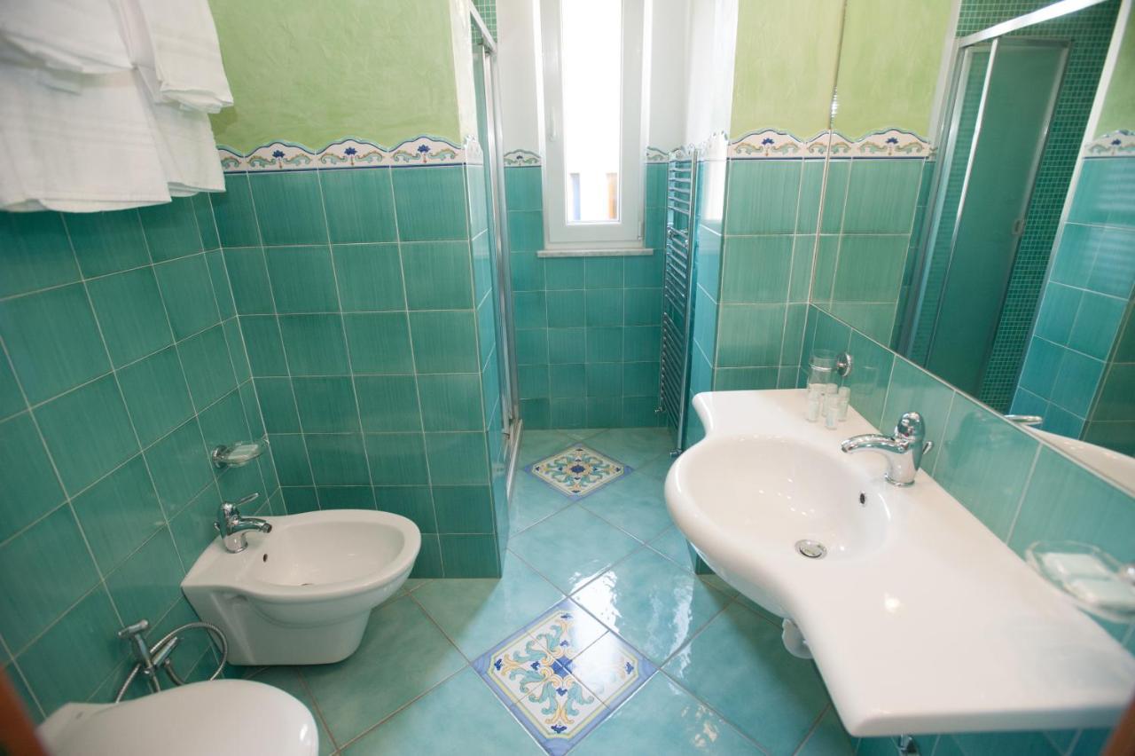 Hotel Villa Sirena - Thermae & Spa Ischia Ngoại thất bức ảnh