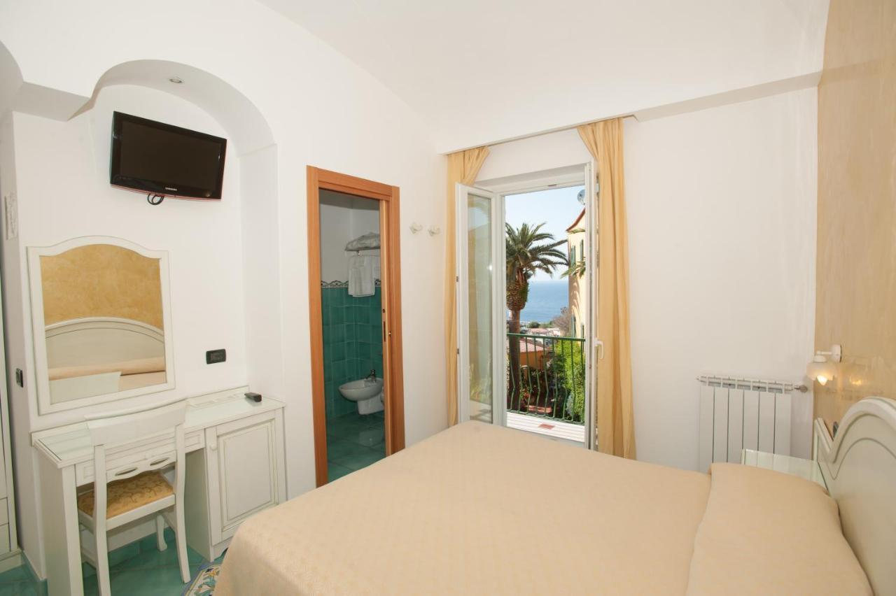 Hotel Villa Sirena - Thermae & Spa Ischia Ngoại thất bức ảnh