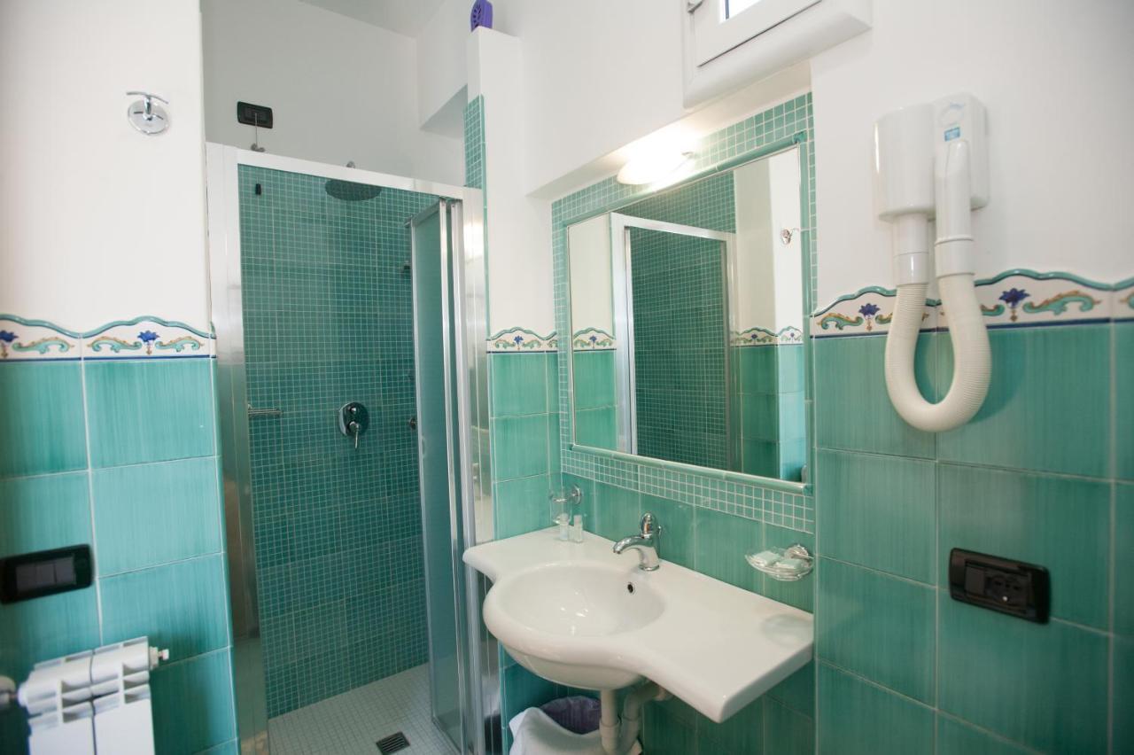 Hotel Villa Sirena - Thermae & Spa Ischia Ngoại thất bức ảnh