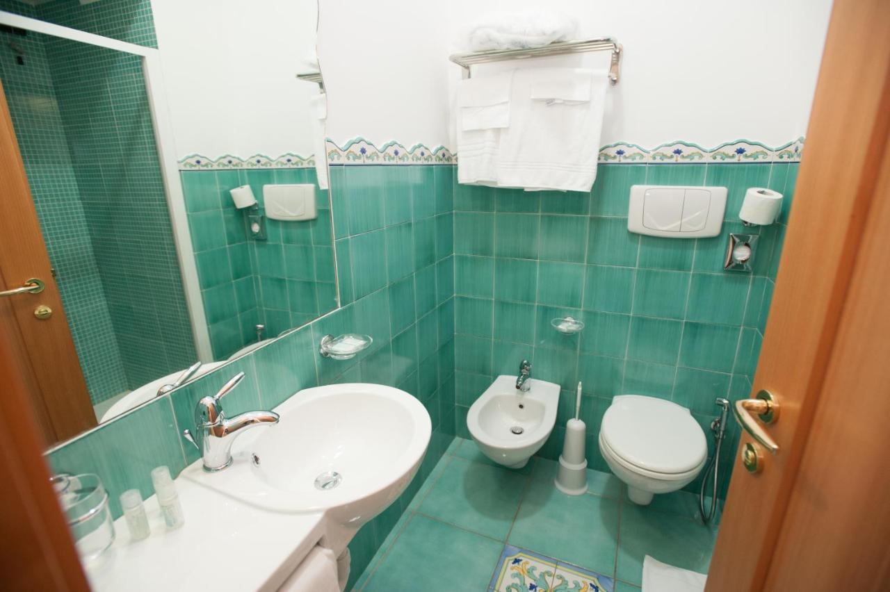 Hotel Villa Sirena - Thermae & Spa Ischia Ngoại thất bức ảnh