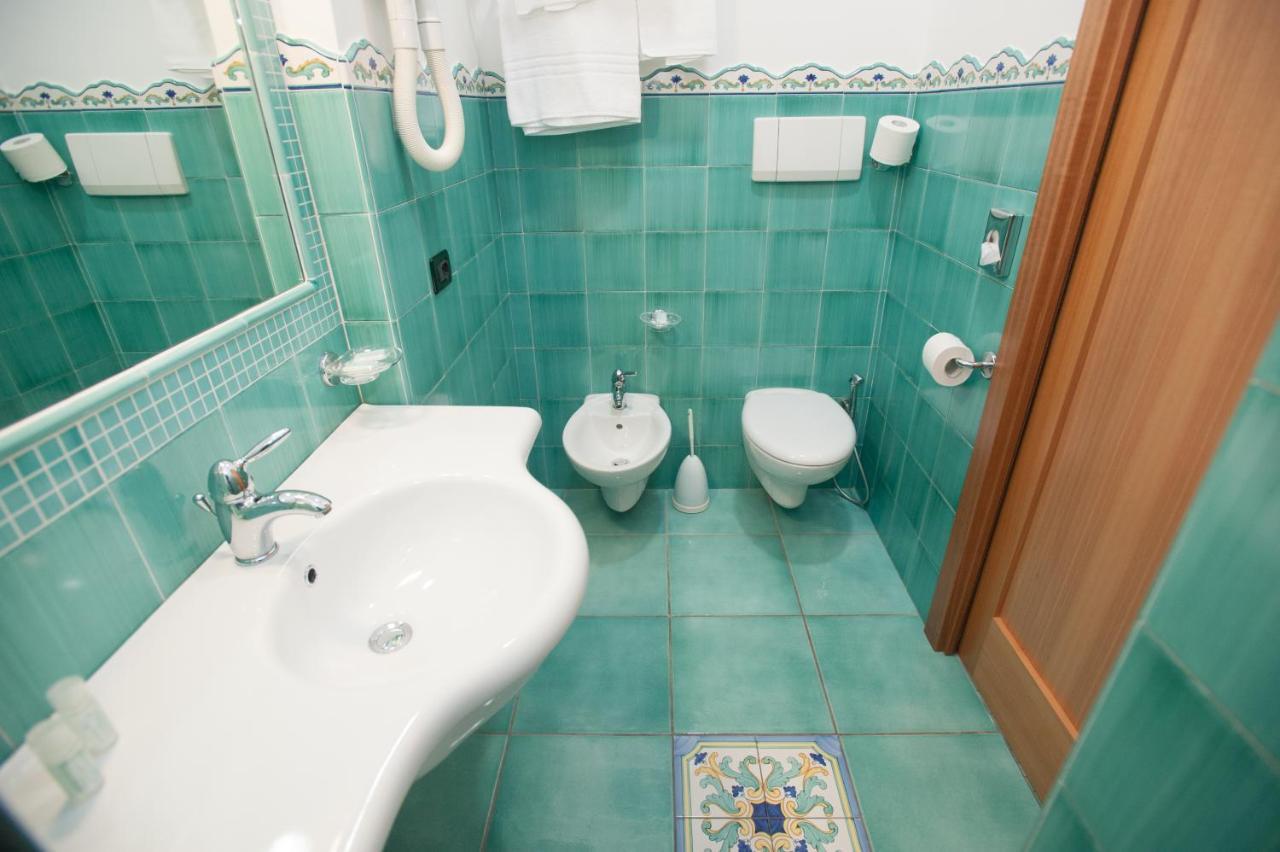 Hotel Villa Sirena - Thermae & Spa Ischia Ngoại thất bức ảnh