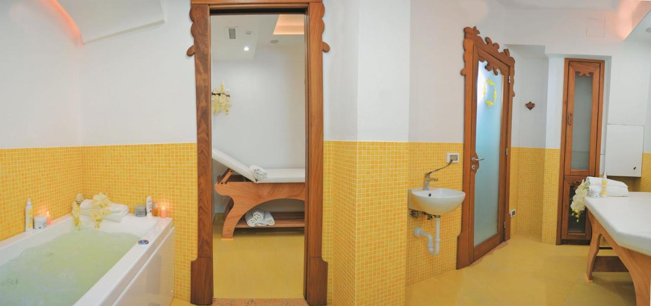 Hotel Villa Sirena - Thermae & Spa Ischia Ngoại thất bức ảnh